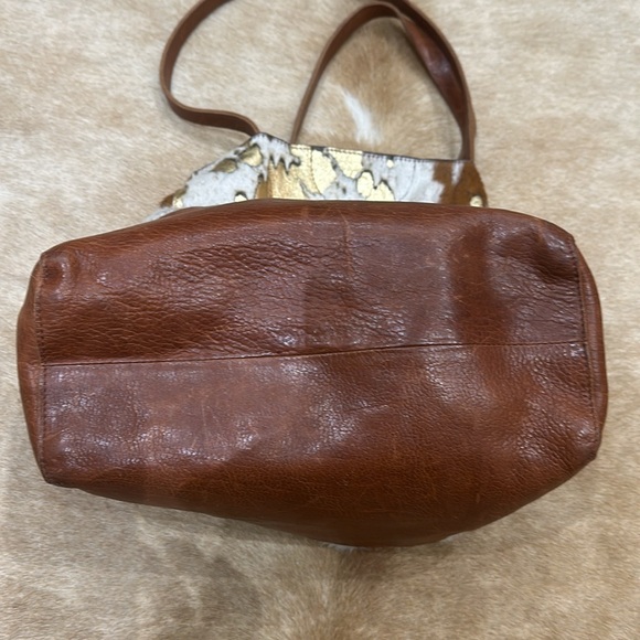 Brave 1992 brown, cream and gold cow hide bag. Like new. Perfect bag - Picture 7 of 8